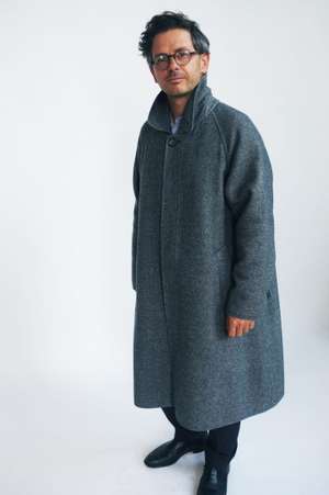 Beat – Matthieu wears BEAT in #28 100% Virgin Wool