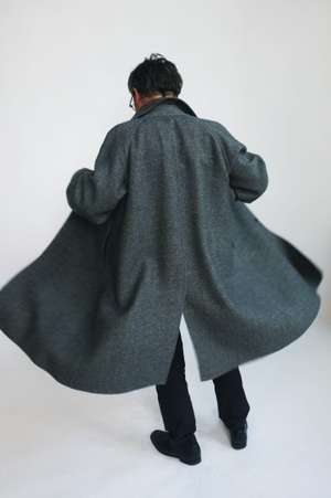 Beat – Matthieu wears BEAT in #28 100% Virgin Wool
